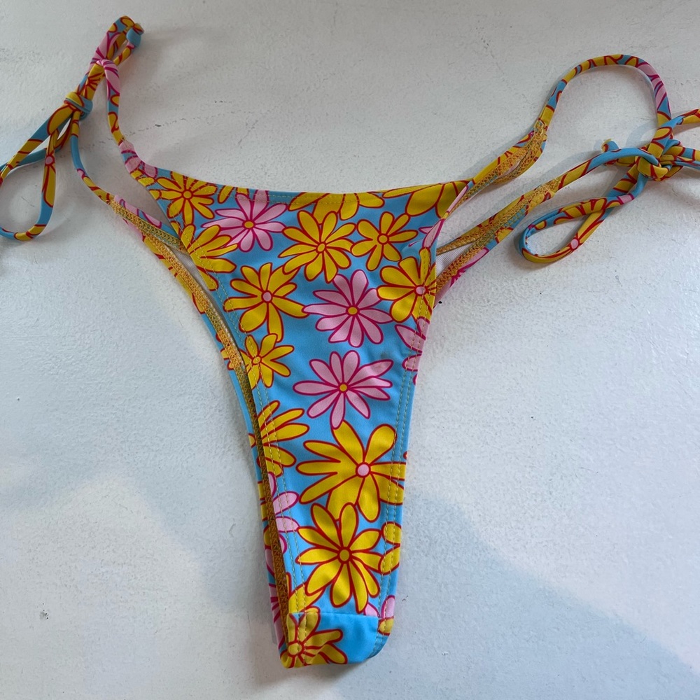 Boutique size small floral bottom